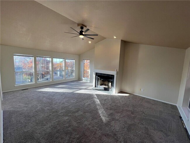 Building Photo - 1606 N Forest Heights