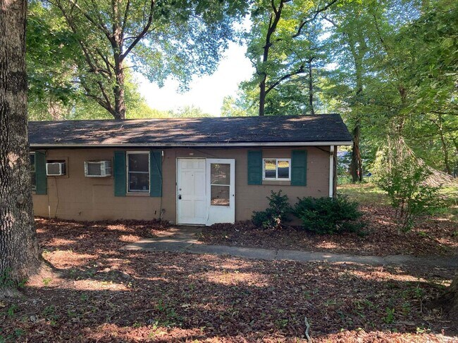 Foto del edificio - 2 bedroom, 1 bath available for rent!