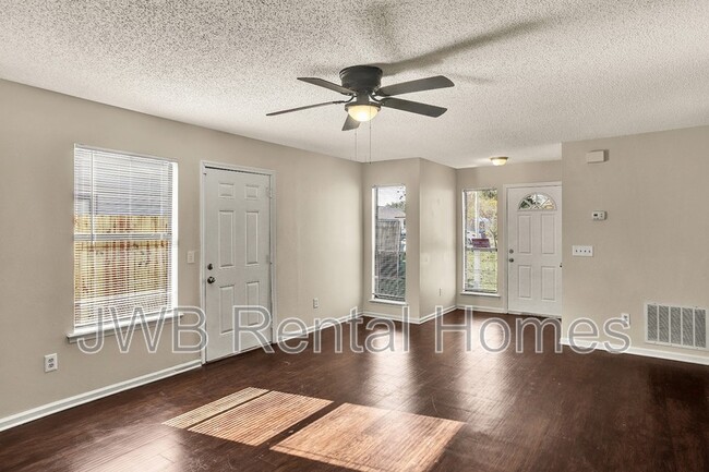 Foto del edificio - 877 Candleknoll Ln