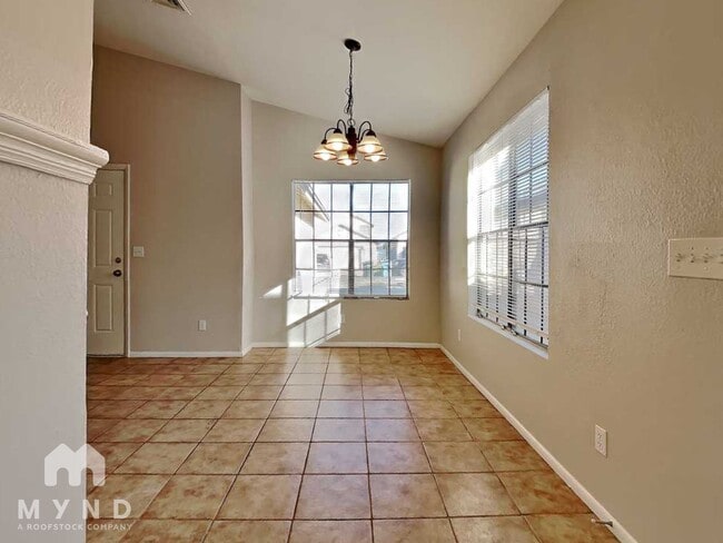 Building Photo - 8913 W Fairmount Ave