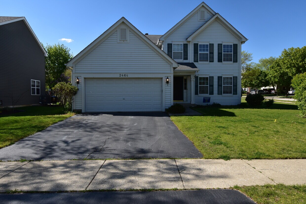 Primary Photo - 2464 Blue Spruce Ln