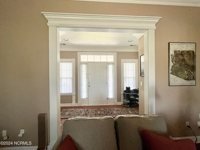 Building Photo - 102 Pelican Pointe Dr