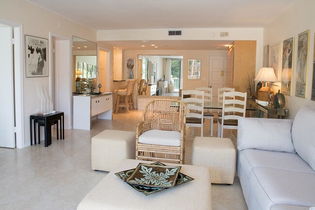 Foto del edificio - 2774 S Ocean Blvd