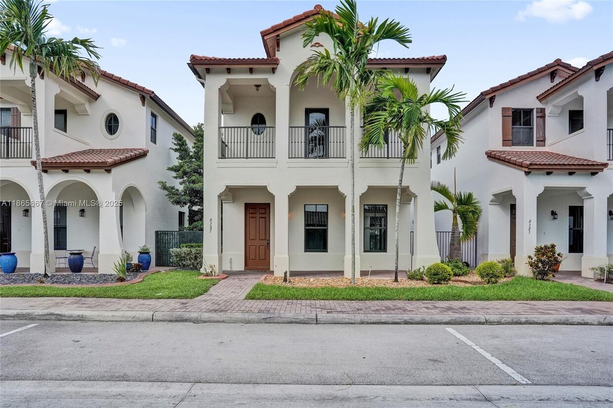 Foto principal - 8387 NW 38th St