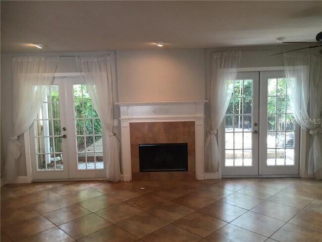 Building Photo - 5300 Bayshore Blvd