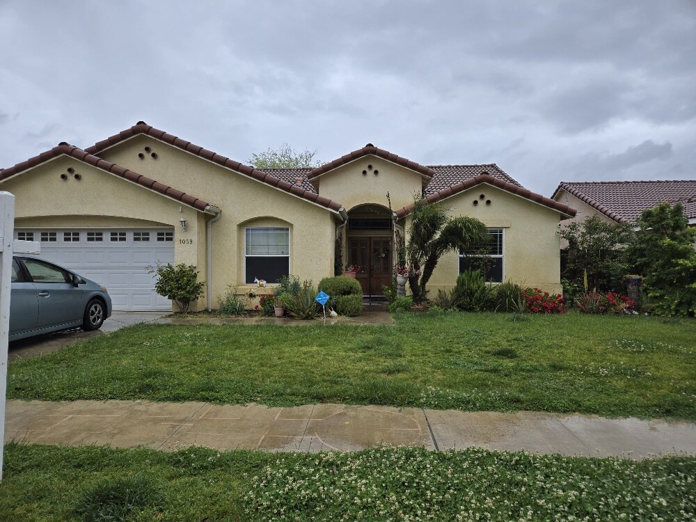 Primary Photo - 1059 Millbrae St