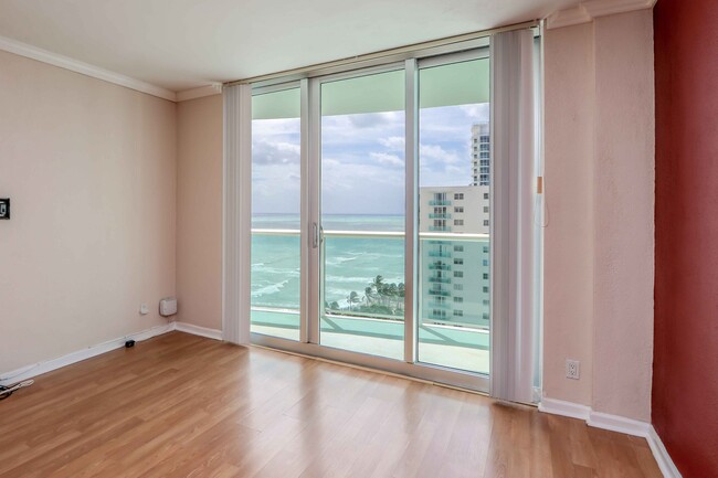 Building Photo - 3801 S Ocean Dr