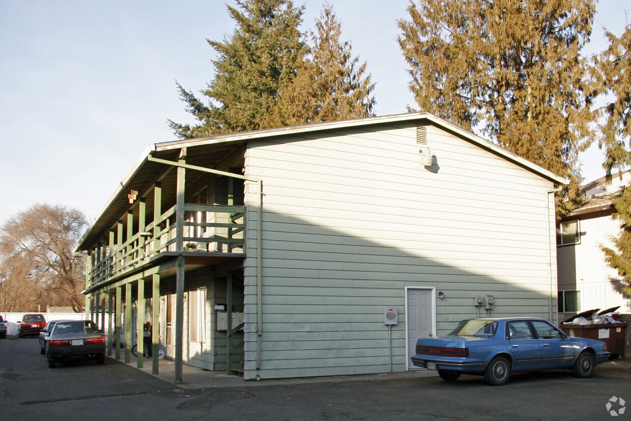 Primary Photo - 143 NW Jackson St