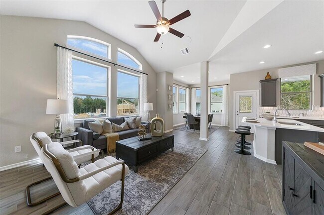 Foto del edificio - 1615 Rustling Creek Dr