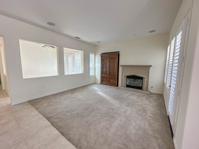 Foto del edificio - COMING SOON! 55+ Belcaro Community 2 Bedroom Single Story in Valencia!