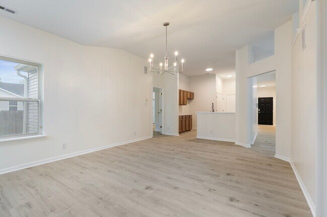 Building Photo - 3415 Waterloo Dr
