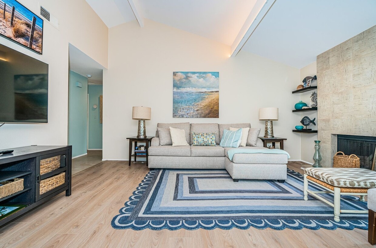 Primary Photo - Luxurious Coastal Condo Escape in Carlsbad
