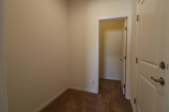 22 Sloping Green Dr Las Vegas Nv 89148 House For Rent In Las
