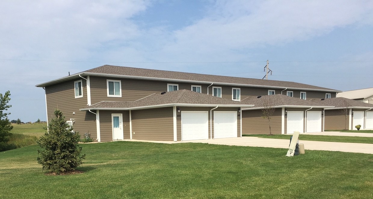 1463 Wedgewood Rd, Albert Lea, MN 56007 Townhome Rentals in Albert