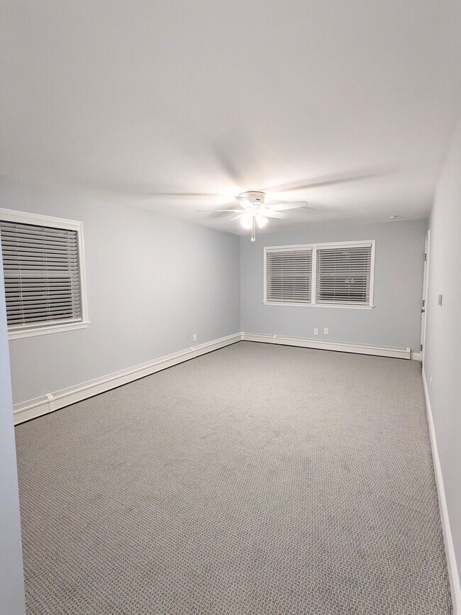 Living room # 4 of 4 - 121 Bridge St