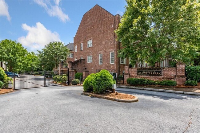 Foto del edificio - 1260 Lullwater Park Cir