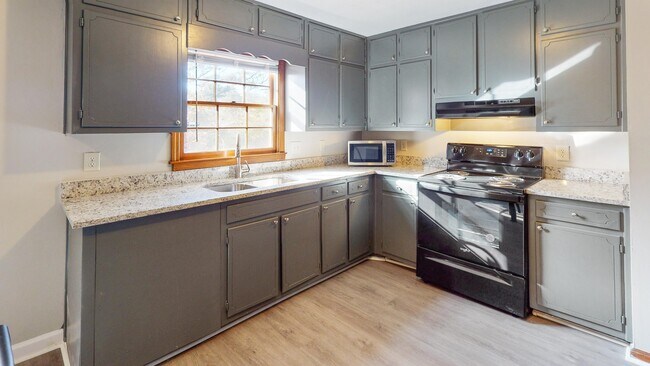Foto del edificio - 6342 Forester Way