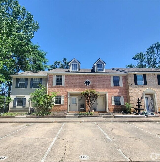 Building Photo - 2030 Plantation Dr