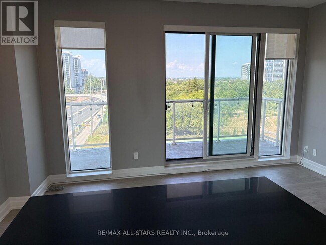 Building Photo - 622-610 ROUGE VALLEY Dr