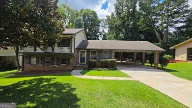 Building Photo - 715 Barnesdale Dr