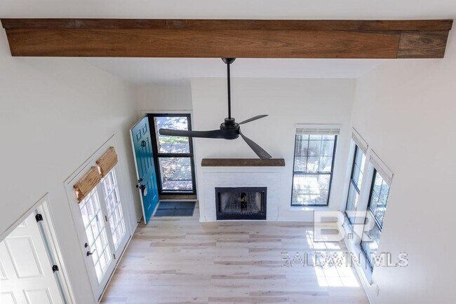 Foto del edificio - 389 Clubhouse Dr
