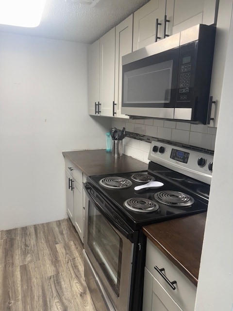 Foto del edificio - 100 Lewis Dr