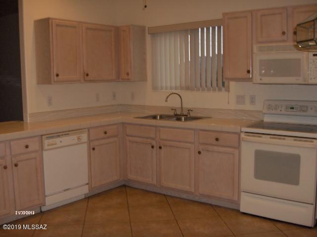 Building Photo - 1129 Avenida Seville