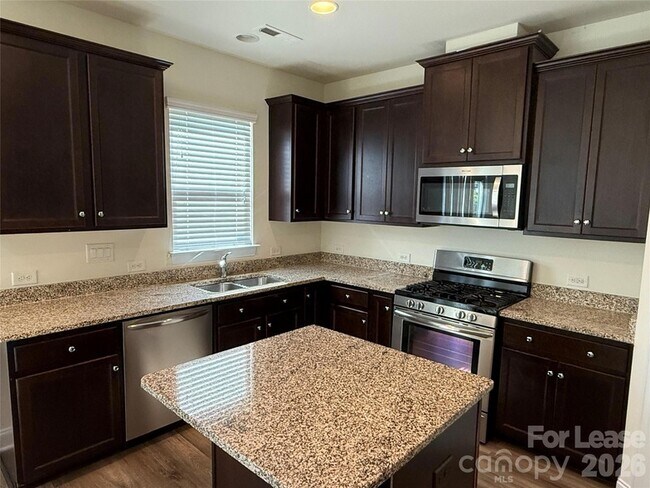 Foto del edificio - 3404 Neely Evans Ct