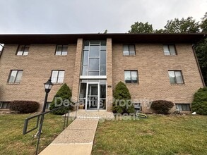 Building Photo - 106 Piper Ln