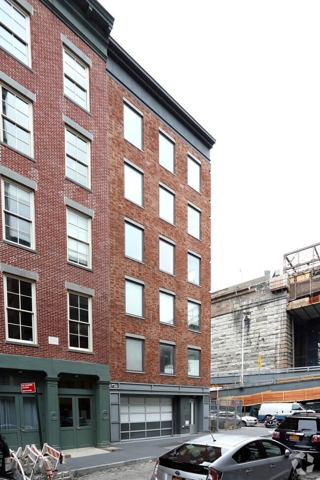 Building Photo - 276 Water St