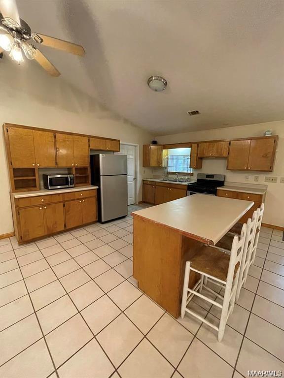 Foto del edificio - 944 Lindsey Rd