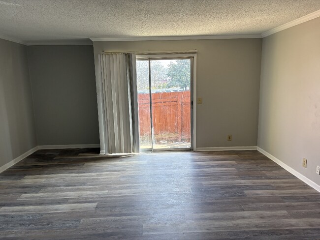 Foto del edificio - 515 Basswood Ave