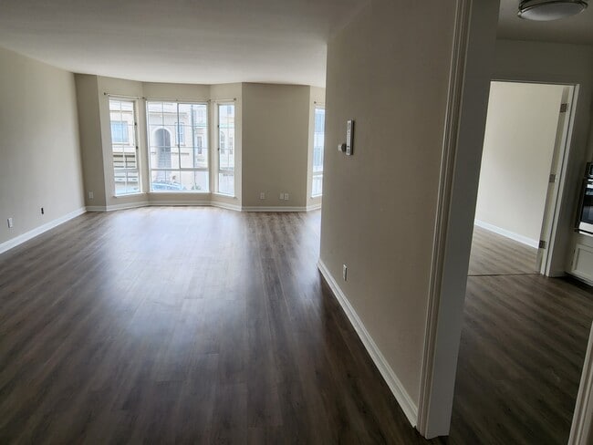 Building Photo - 1574 9th Ave
