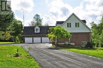 Building Photo - 685 Briardean Rd