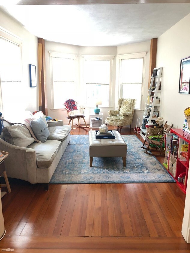 2 br, 1 bath 21 Bartlett Cres Condo for Rent in Brookline, MA
