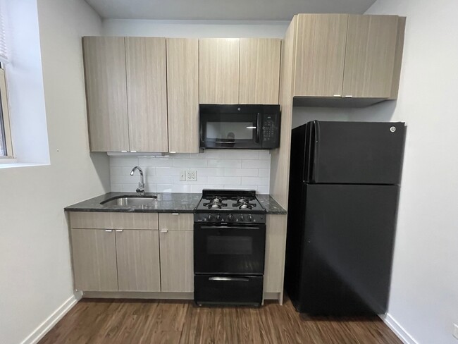Foto del edificio - 5051 N Kenmore Ave