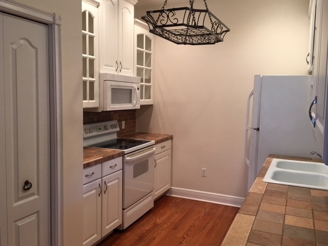 Building Photo - Unique Town Home in Mt Dora the City of Fe...