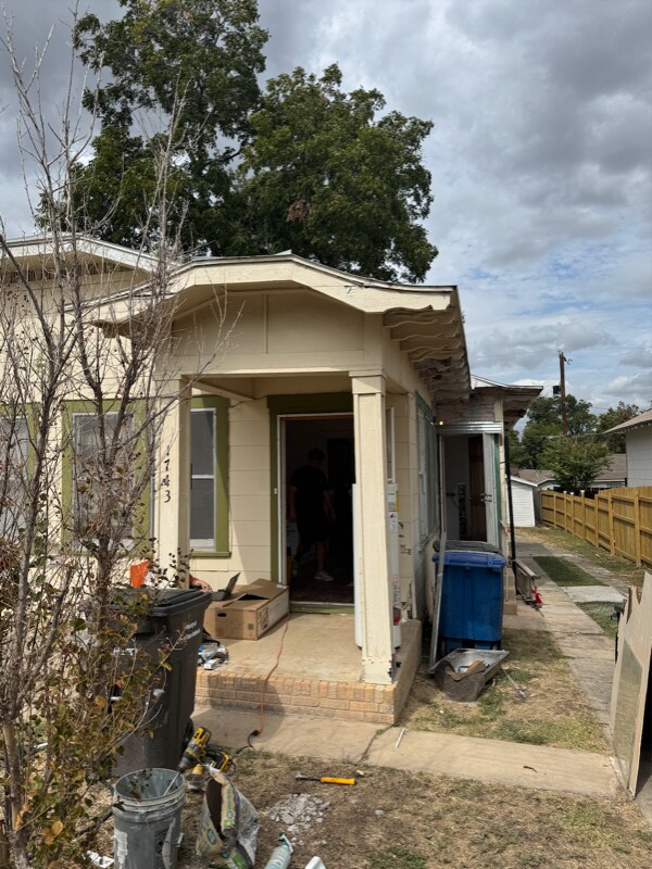Primary Photo - 1743 McKinley Ave