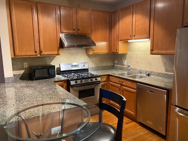 Foto del edificio - Wonderful  Lakeview 1bed/1bath is availabl...