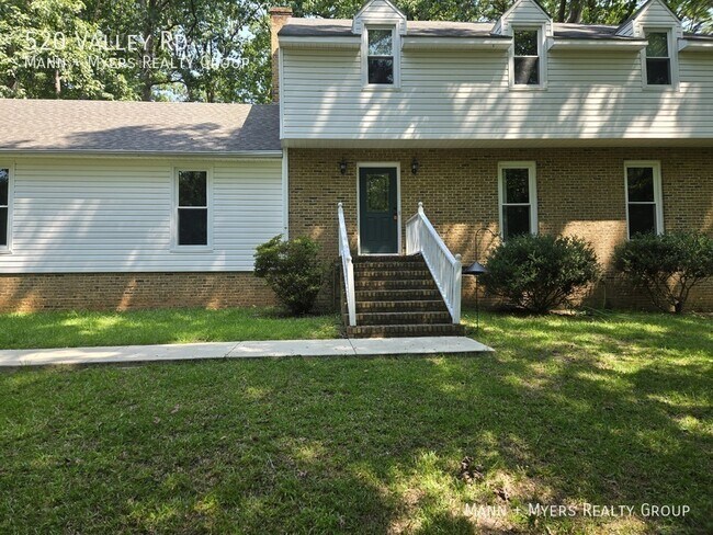Building Photo - 520 Valley Rd