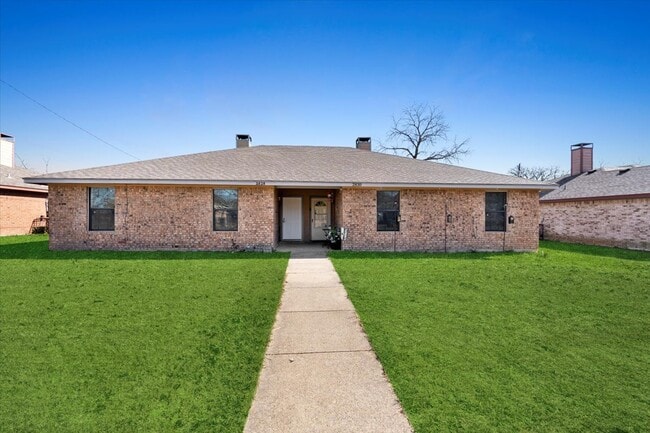 Building Photo - 2828 Cottonwood Ln