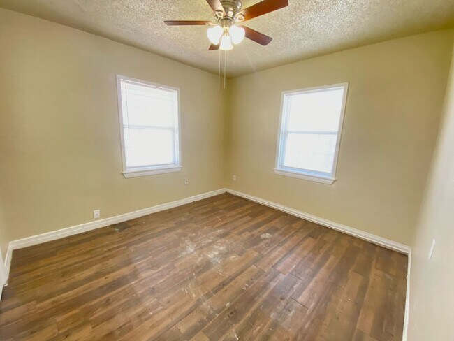 Foto del edificio - $0 First Month's Rent / $0 Deposit at Move-in