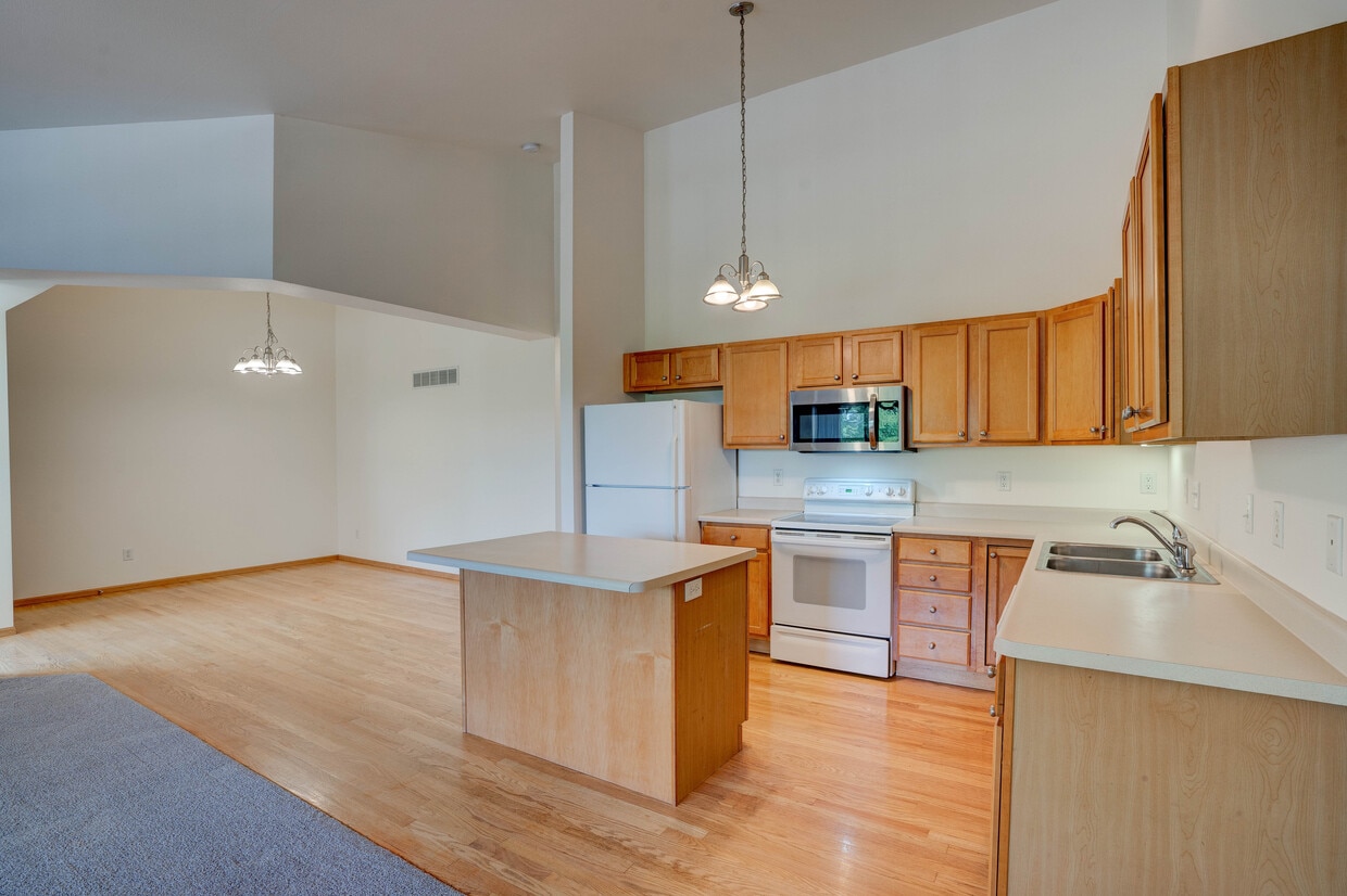 Photo - 24 Redtail Bend (Coralville, IA)