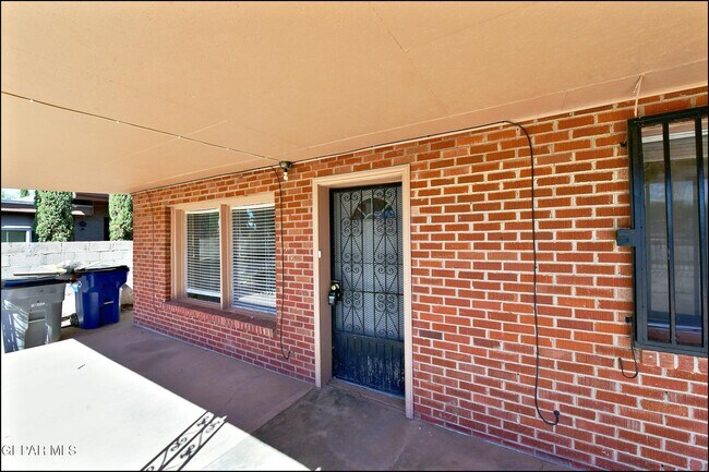 Foto del edificio - 7817 Caliche Dr