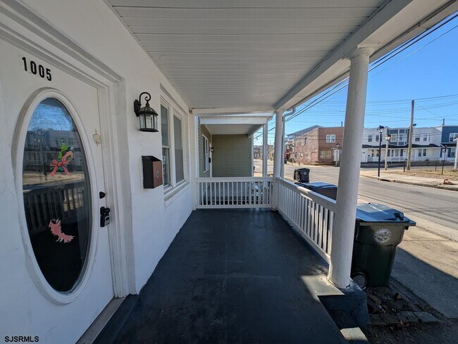 Foto del edificio - 1005 N Michigan Ave