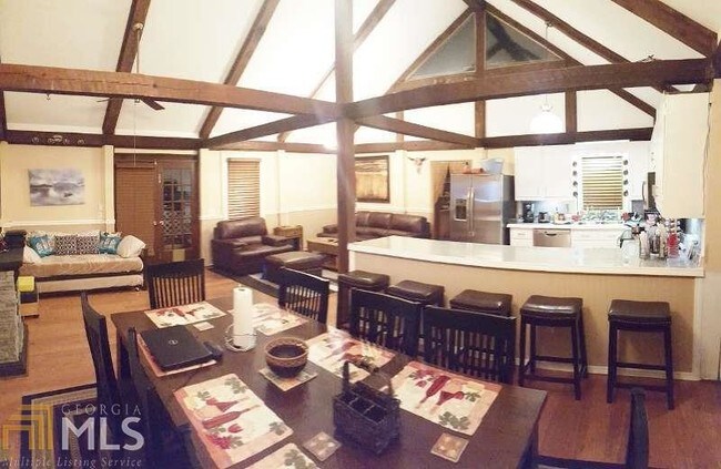 Foto del edificio - 105 Indian Oak Dr