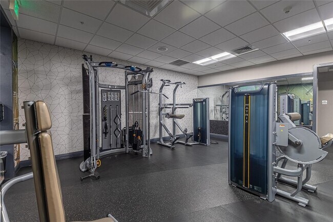 Foto del edificio - 1750 N Bayshore Dr
