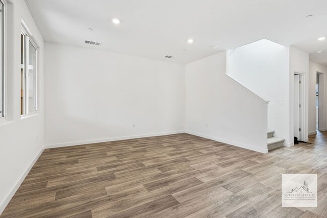 Building Photo - Brand New Two Story Home within Clovis Uni...