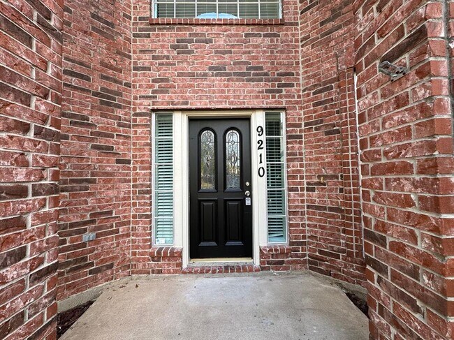 Foto del edificio - 9210 Memorial Grove Dr