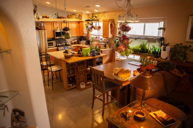 Foto del edificio - 6452 Bosque Meadows Pl NW